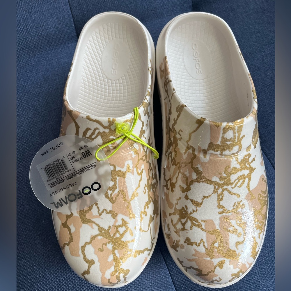 Oofos ooclog Sahara gold